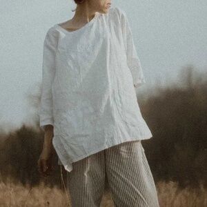 HEART’S DESIRE LINEN cream Top - Size Medium